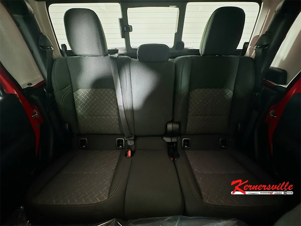 2026 Jeep JT Gladiator - Image 10 of 21