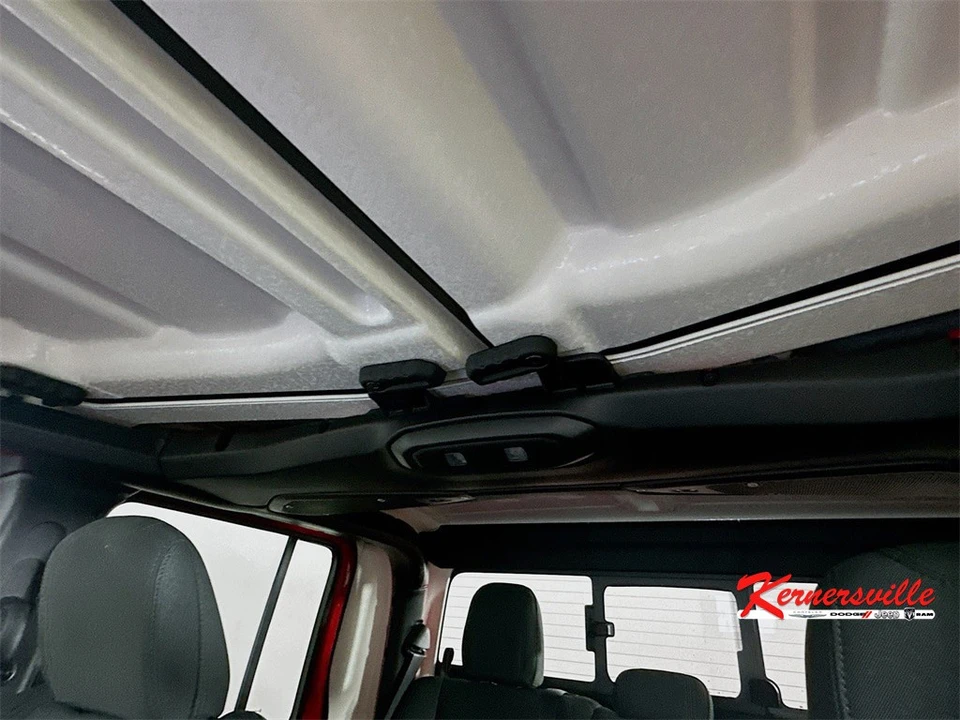 2026 Jeep JT Gladiator - Image 14 of 21