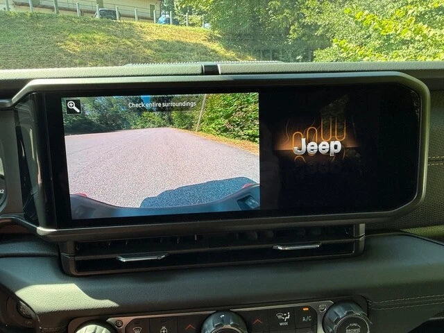 2026 Jeep JT Gladiator - Image 23 of 29