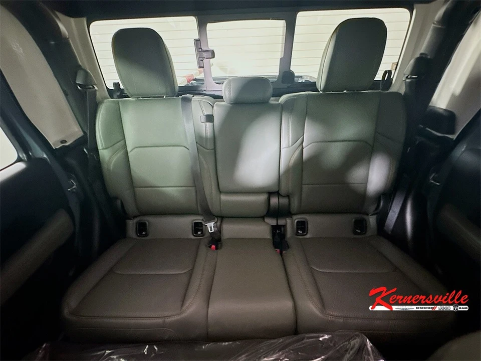 2026 Jeep JT Gladiator - Image 10 of 21