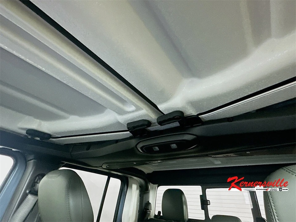 2026 Jeep JT Gladiator - Image 14 of 21
