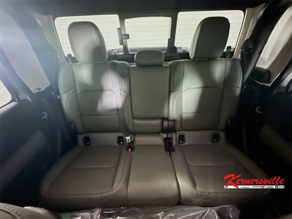 2026 Jeep JT Gladiator - Image 10 of 12