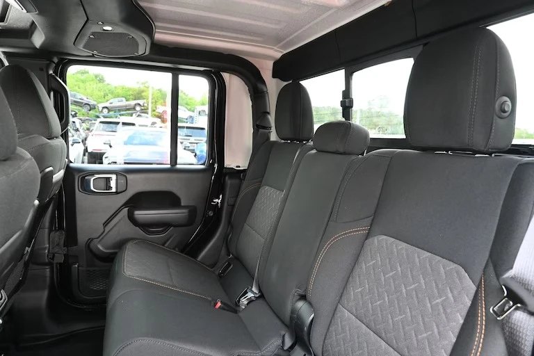 2026 Jeep JT Gladiator - Image 7 of 8