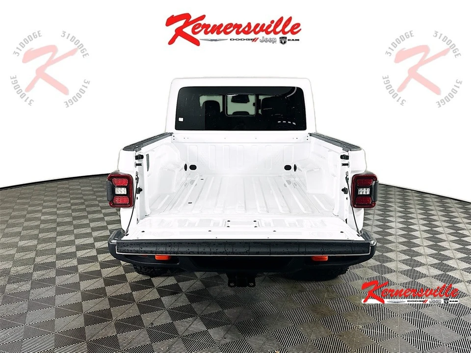 2026 Jeep JT Gladiator - Image 16 of 21