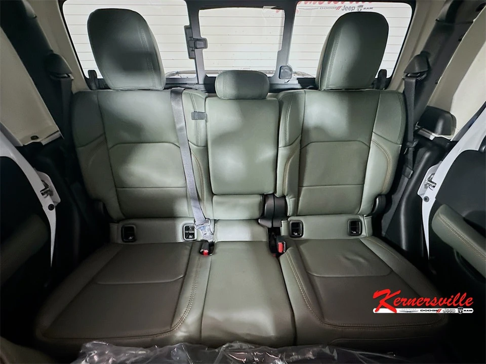 2026 Jeep JT Gladiator - Image 10 of 21