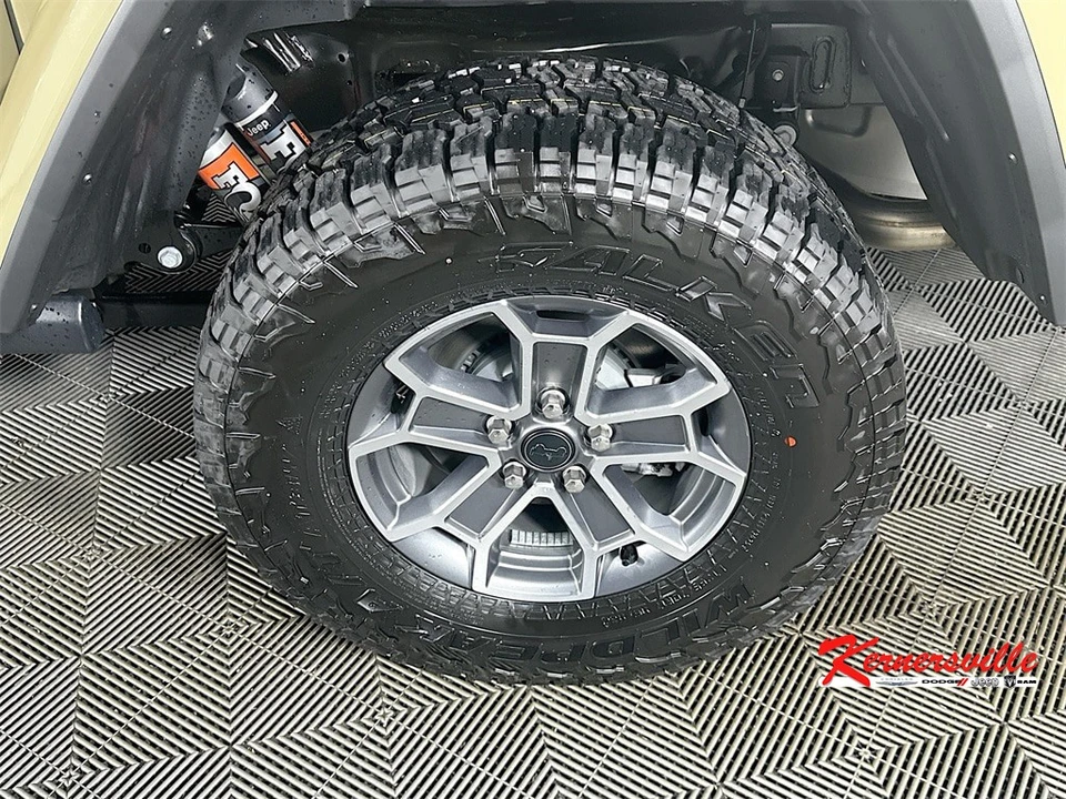 2026 Jeep JT Gladiator - Image 16 of 21