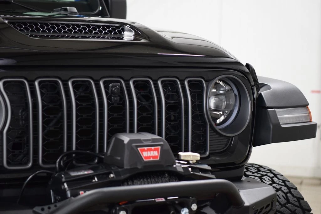 2026 Jeep JT Gladiator - Image 10 of 31