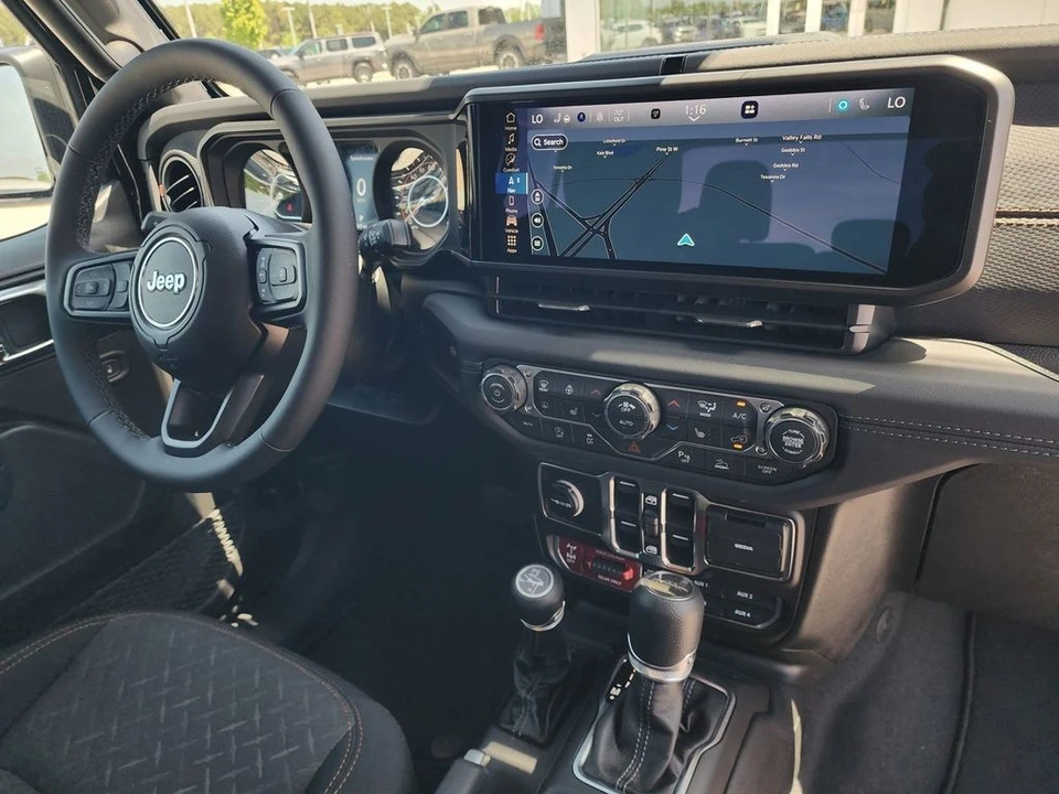 2026 Jeep JT Gladiator - Image 14 of 31