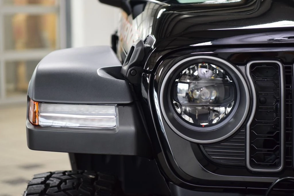 2026 Jeep JT Gladiator - Image 11 of 31