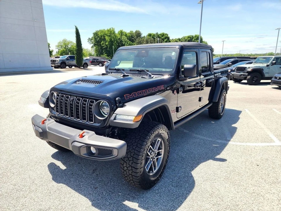 2026 Jeep JT Gladiator - Image 18 of 31