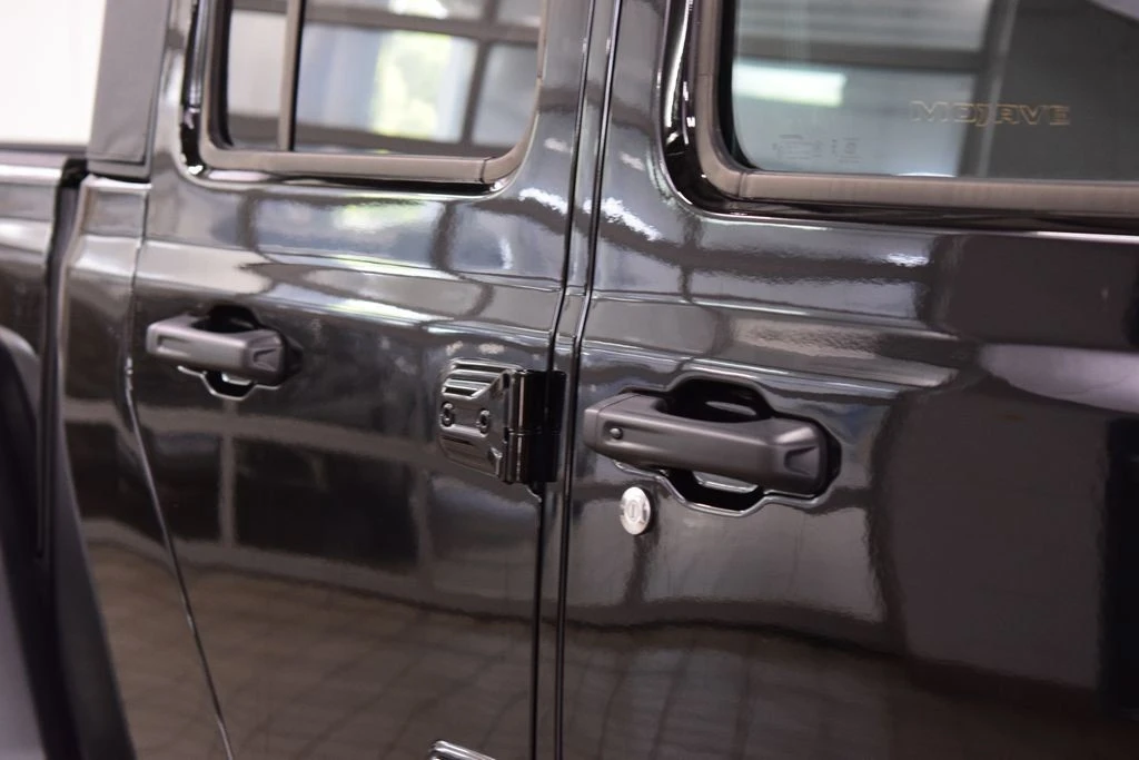 2026 Jeep JT Gladiator - Image 19 of 31
