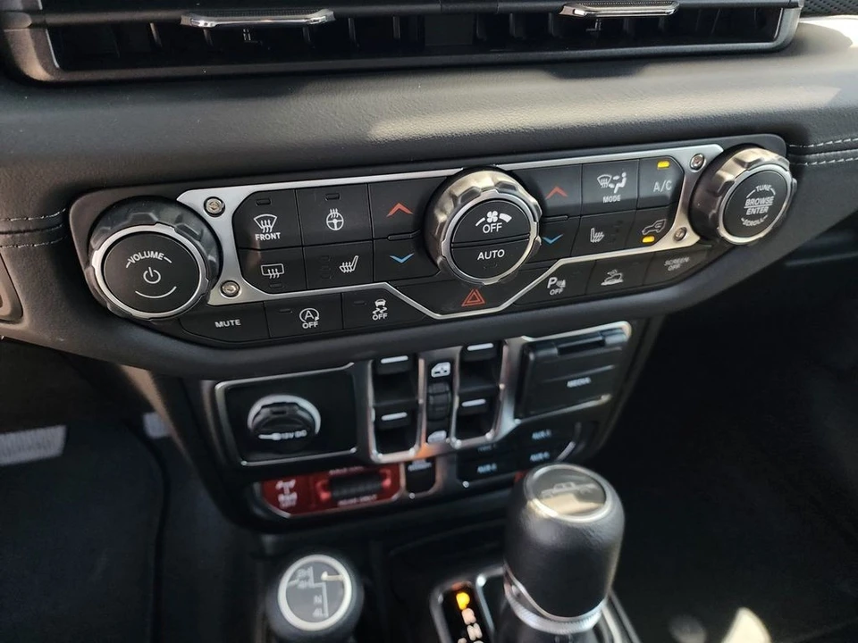 2026 Jeep JT Gladiator - Image 27 of 31