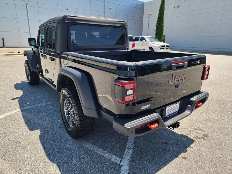 2026 Jeep JT Gladiator - Image 3 of 31