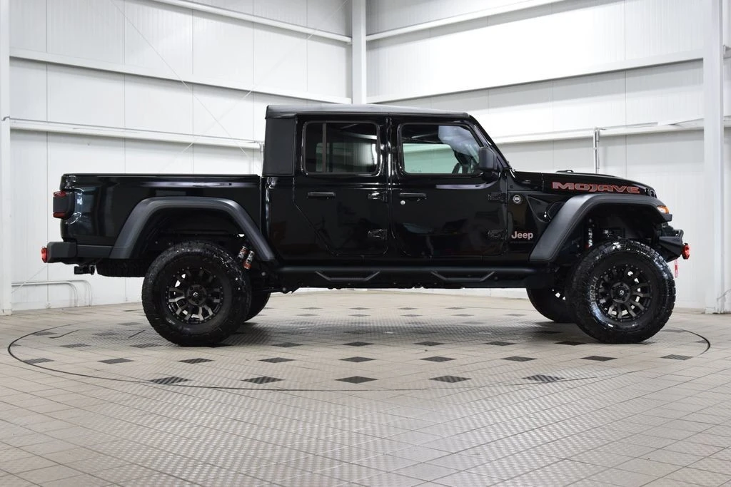 2026 Jeep JT Gladiator - Image 8 of 31