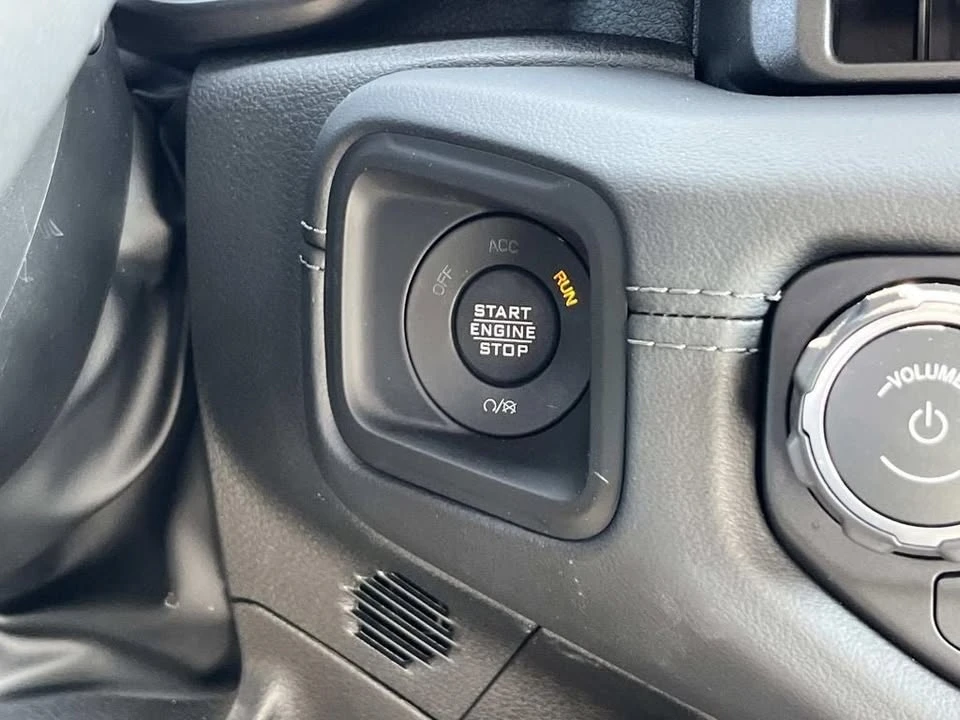 2026 Jeep JT Gladiator - Image 16 of 20
