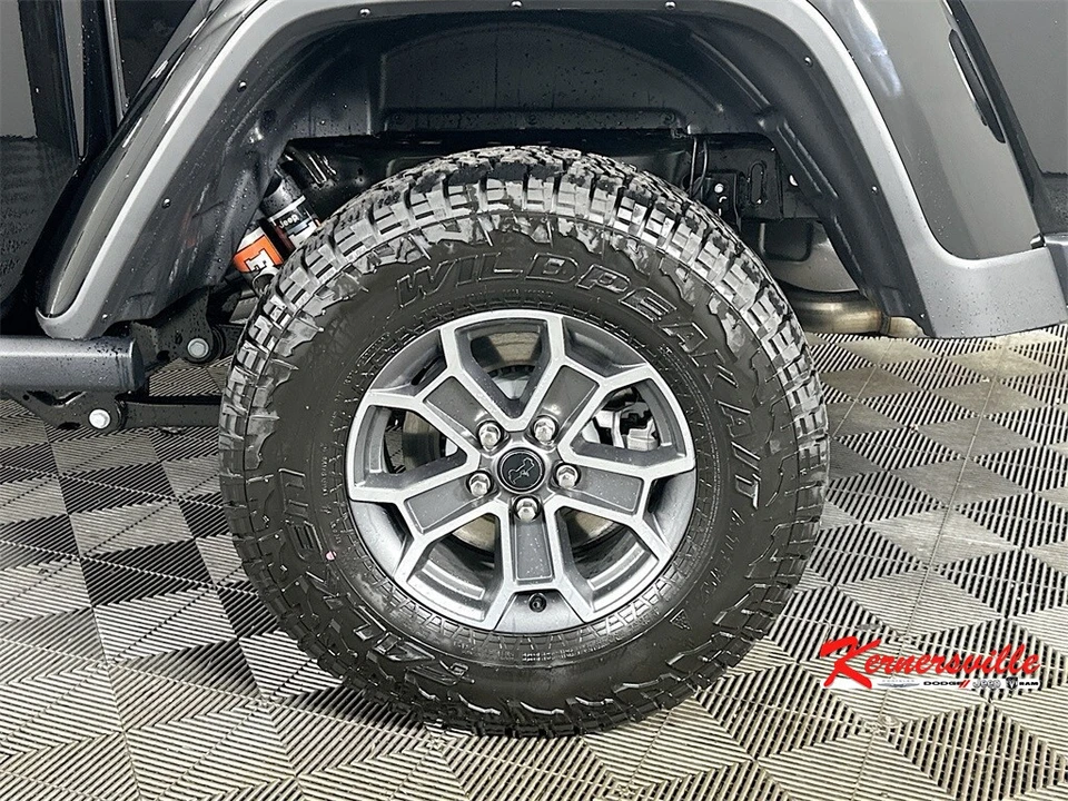 2026 Jeep JT Gladiator - Image 17 of 21