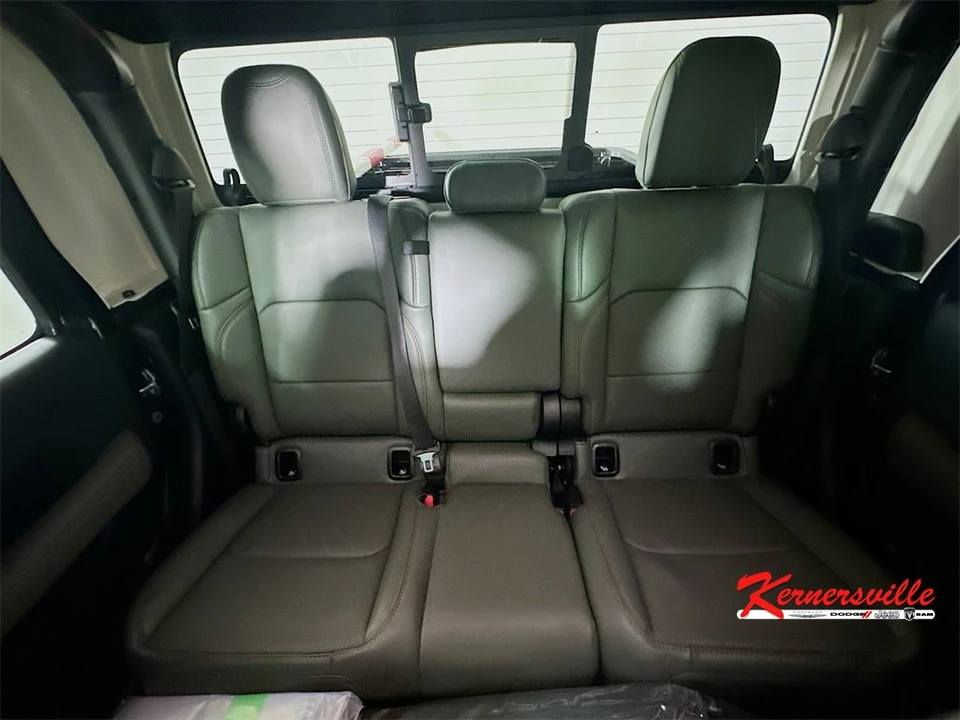 2026 Jeep JT Gladiator - Image 10 of 21