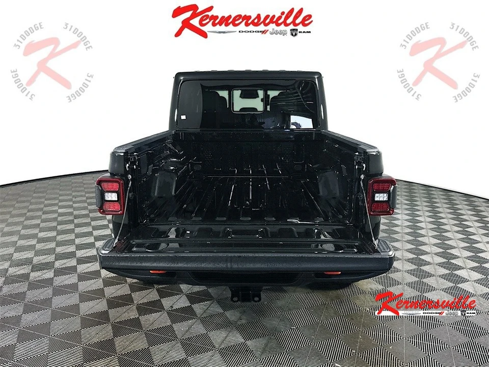 2026 Jeep JT Gladiator - Image 16 of 21