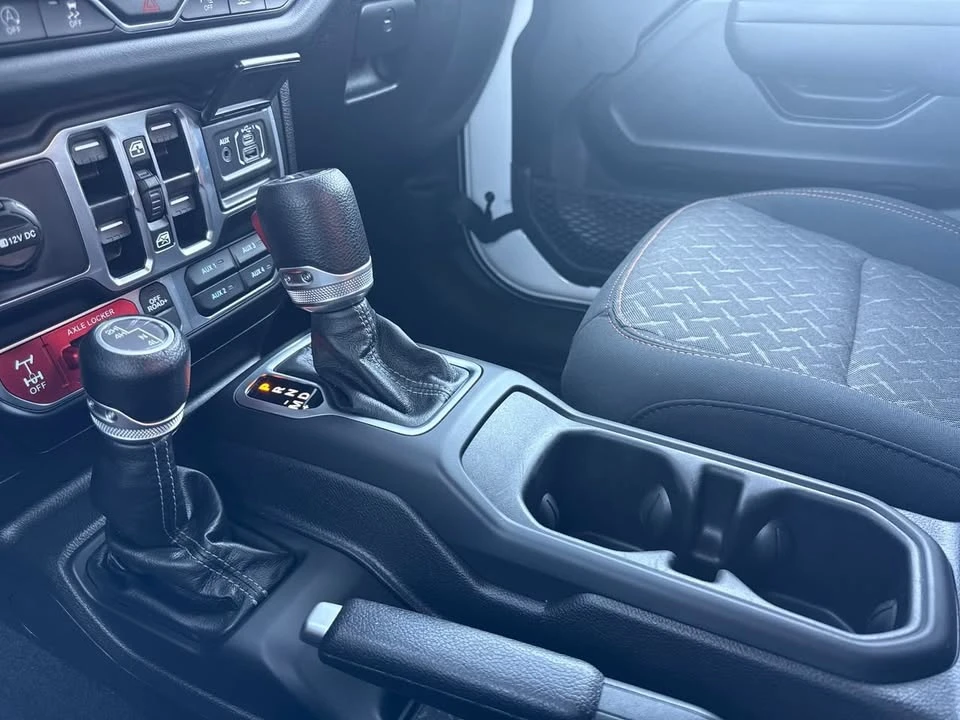 2026 Jeep JT Gladiator - Image 19 of 20