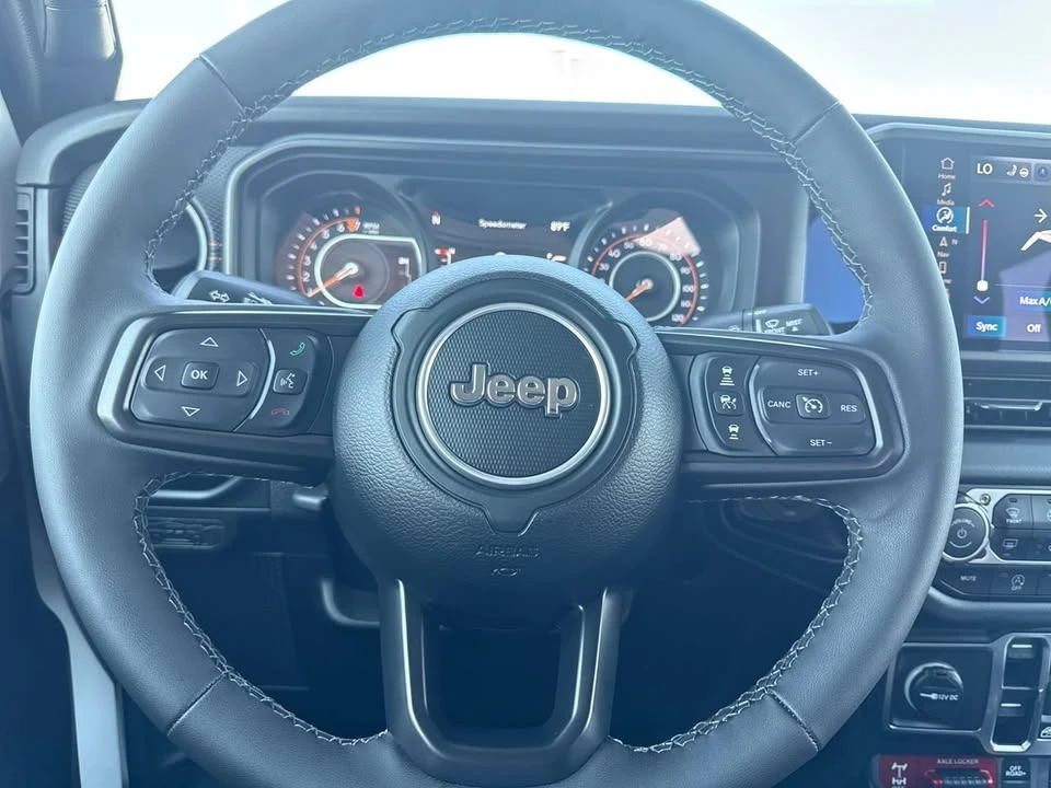 2026 Jeep JT Gladiator - Image 14 of 20