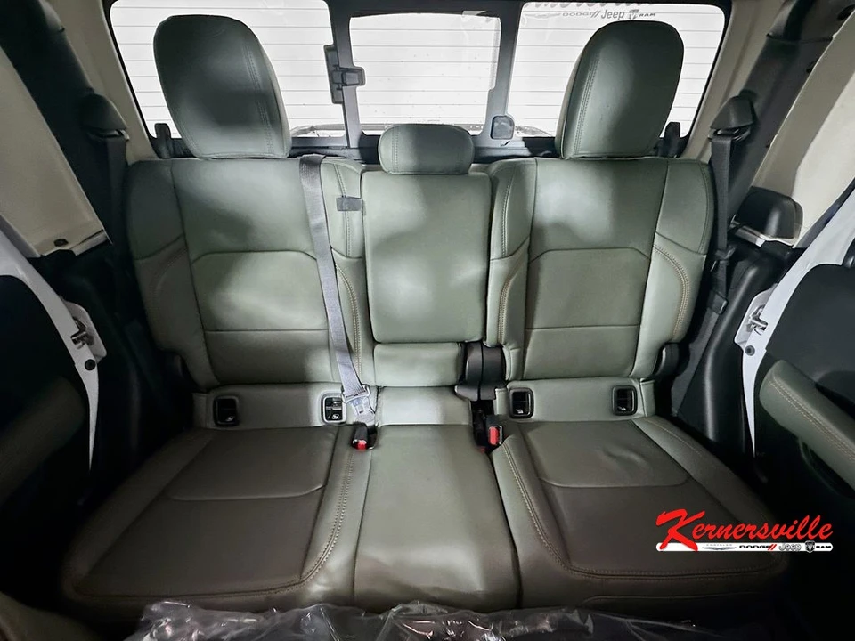 2026 Jeep JT Gladiator - Image 10 of 12