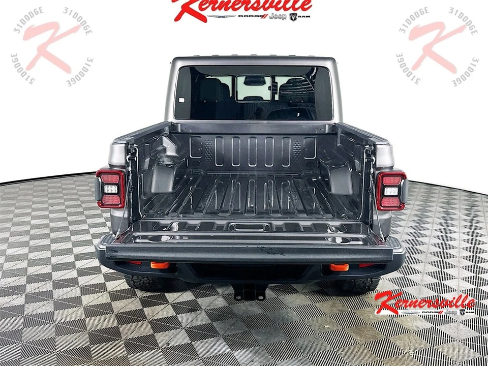 2026 Jeep JT Gladiator - Image 16 of 21
