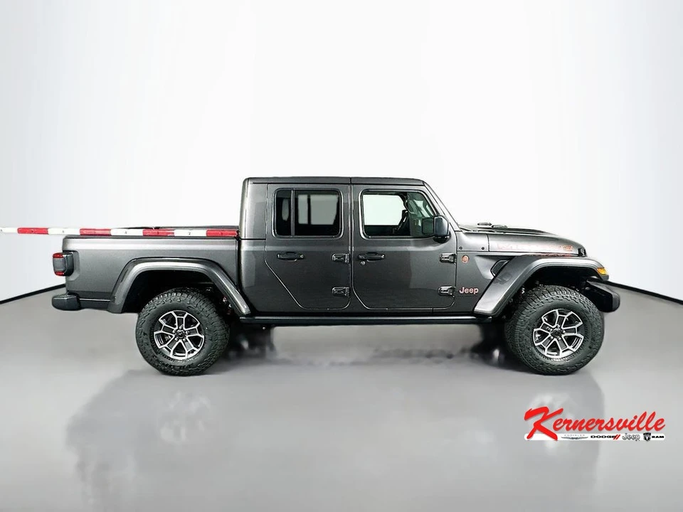 2026 Jeep JT Gladiator - Image 8 of 12