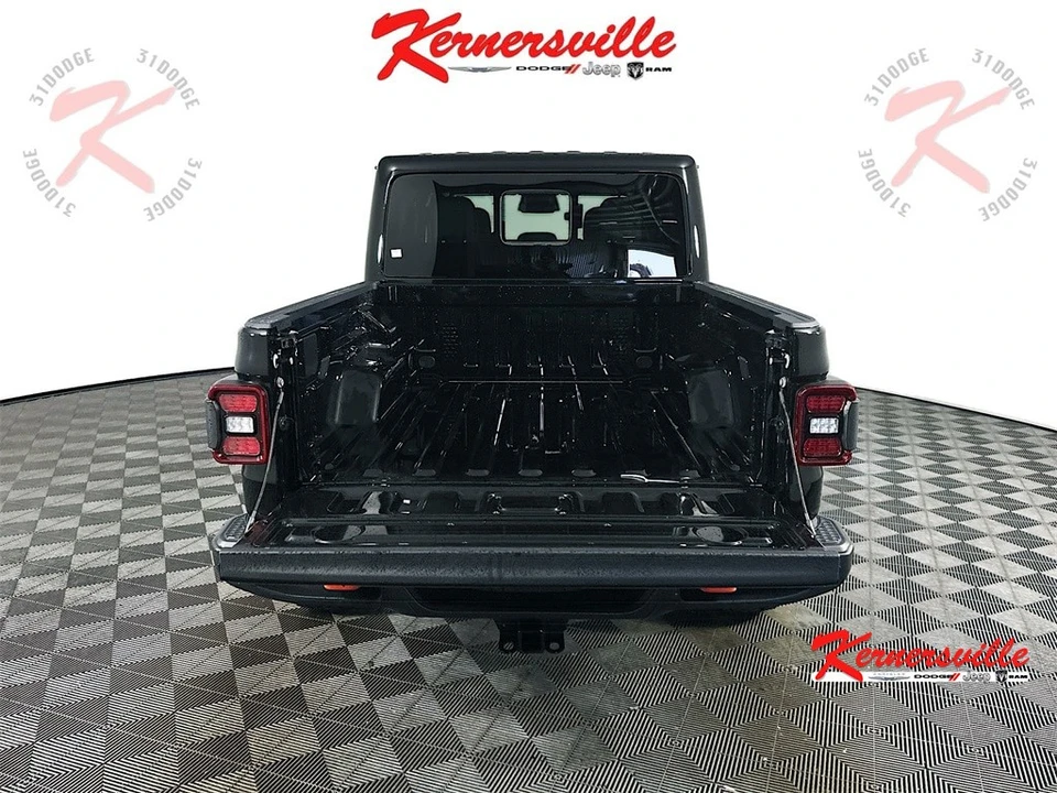 2026 Jeep JT Gladiator - Image 16 of 21