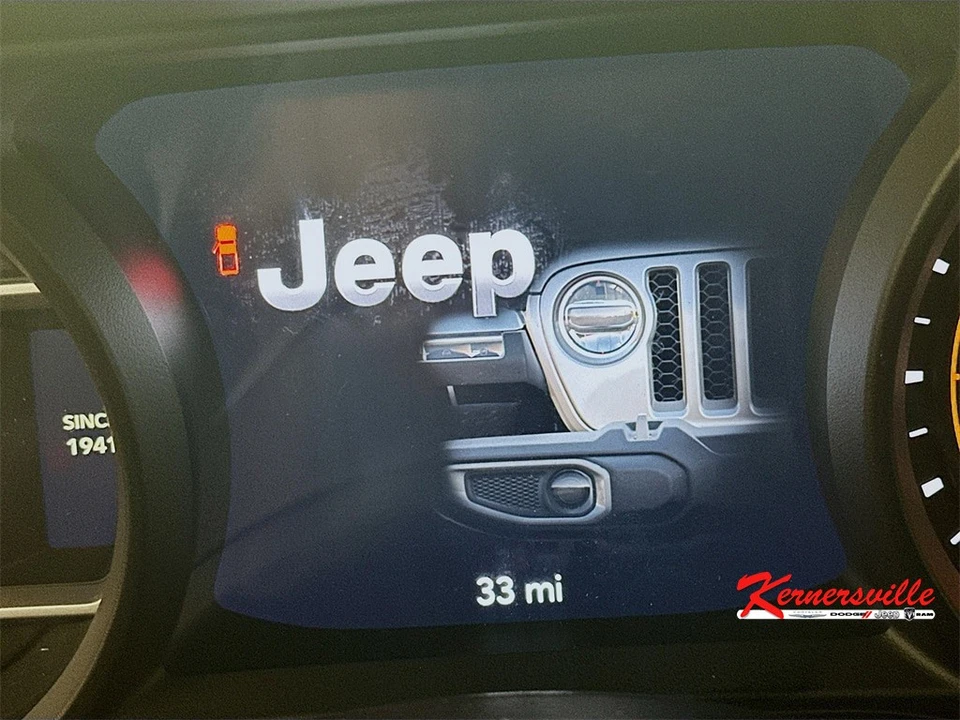 2026 Jeep JT Gladiator - Image 11 of 12