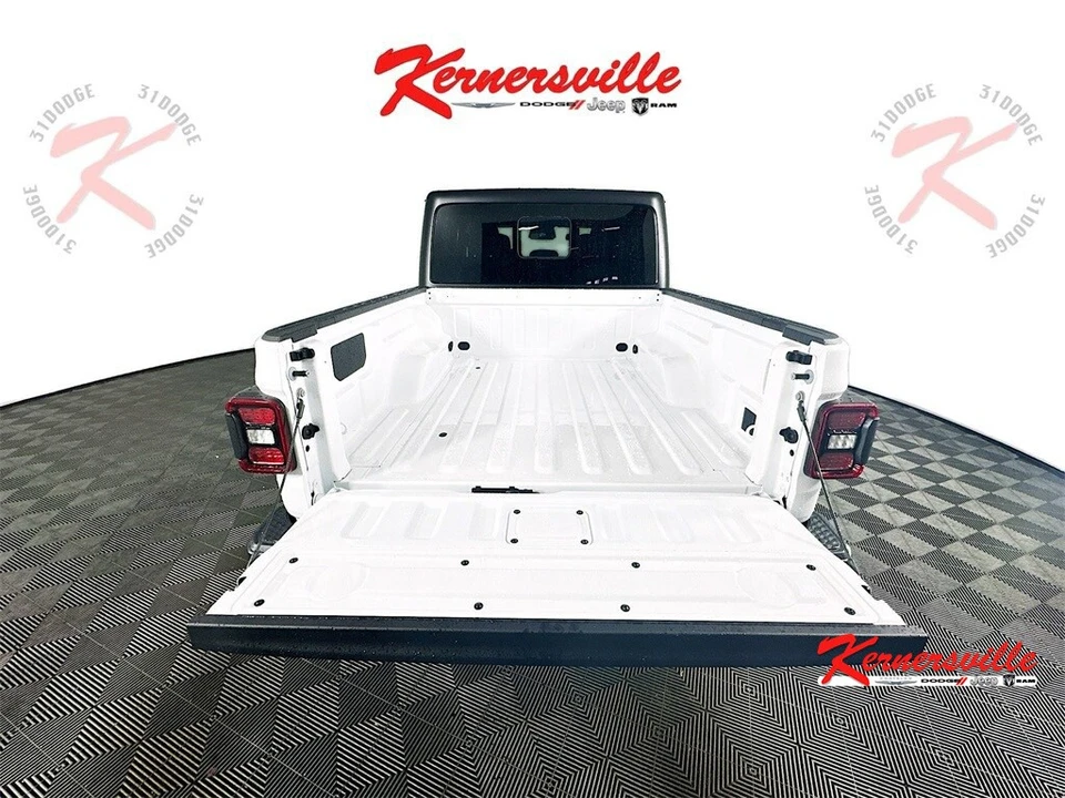 2026 Jeep JT Gladiator - Image 14 of 19