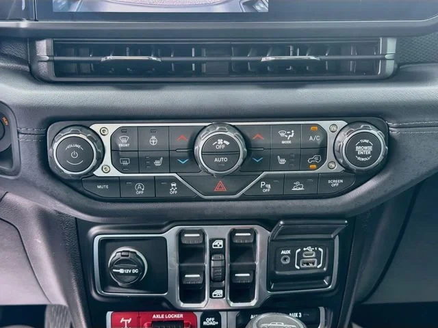 2026 Jeep JT Gladiator - Image 15 of 20