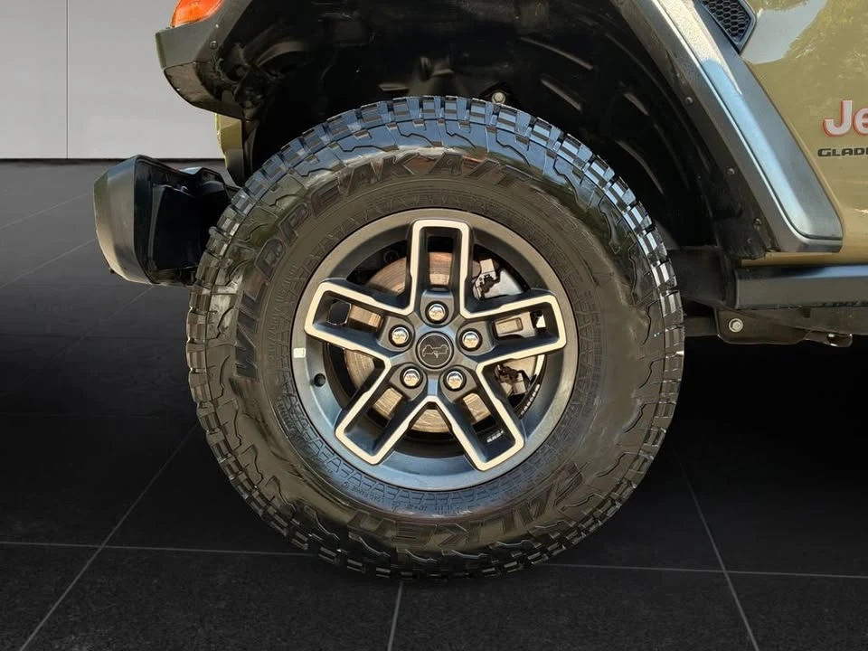 2026 Jeep JT Gladiator - Image 10 of 20