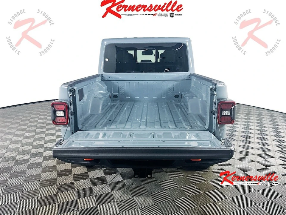 2026 Jeep JT Gladiator - Image 16 of 21
