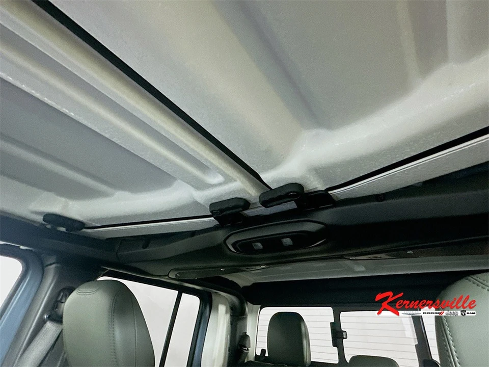 2026 Jeep JT Gladiator - Image 14 of 21