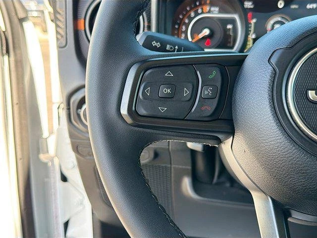 2026 Jeep JT Gladiator - Image 18 of 20
