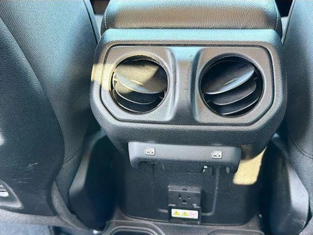 2026 Jeep JT Gladiator - Image 11 of 20