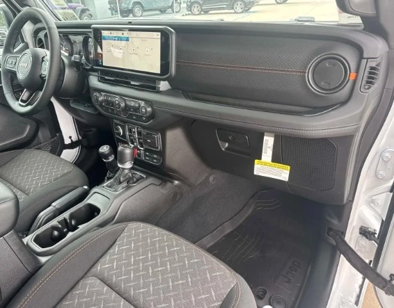 2026 Jeep JT Gladiator - Image 10 of 12