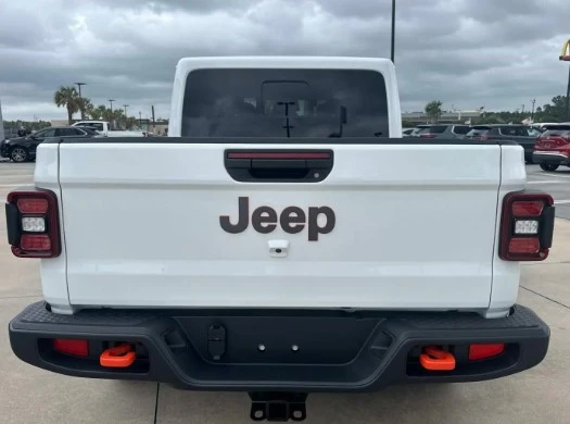 2026 Jeep JT Gladiator - Image 5 of 12