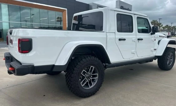 2026 Jeep JT Gladiator - Image 4 of 12