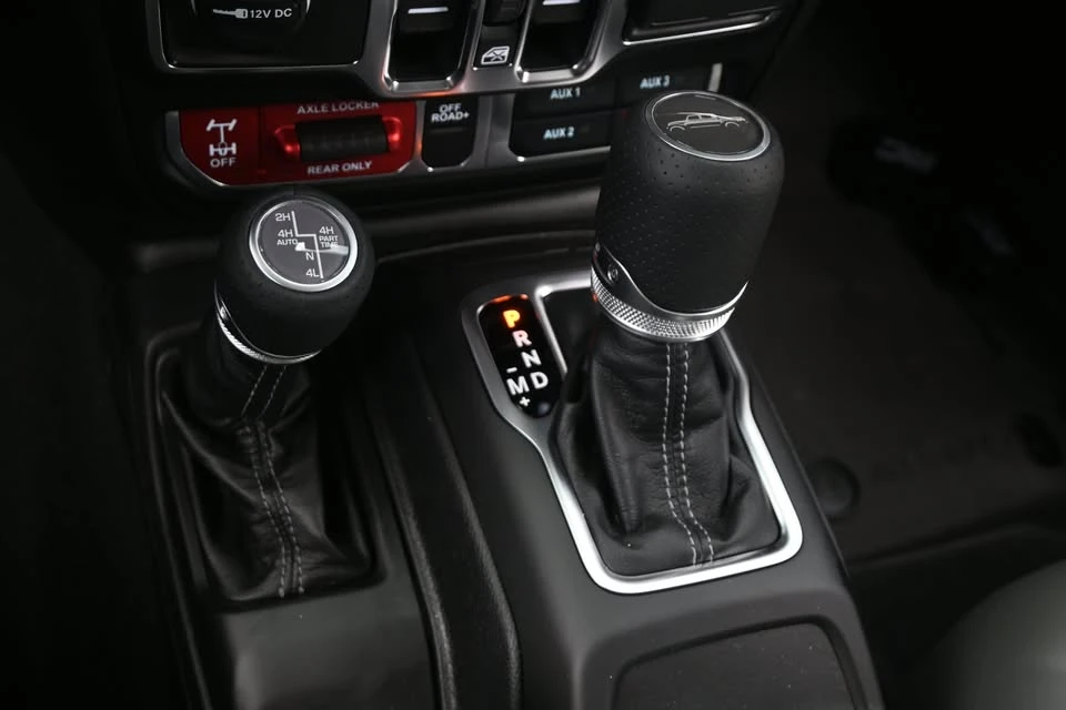 2026 Jeep JT Gladiator - Image 14 of 20