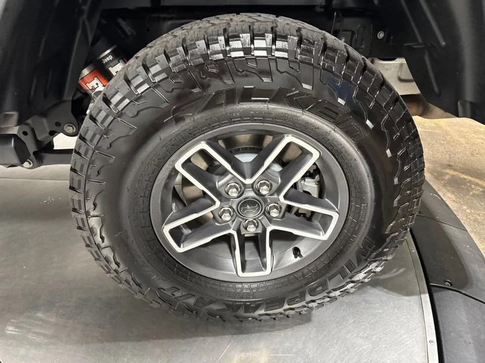 2026 Jeep JT Gladiator - Image 12 of 19