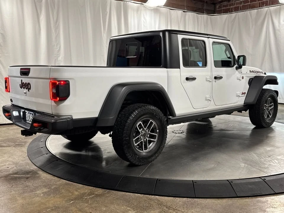 2026 Jeep JT Gladiator - Image 10 of 19