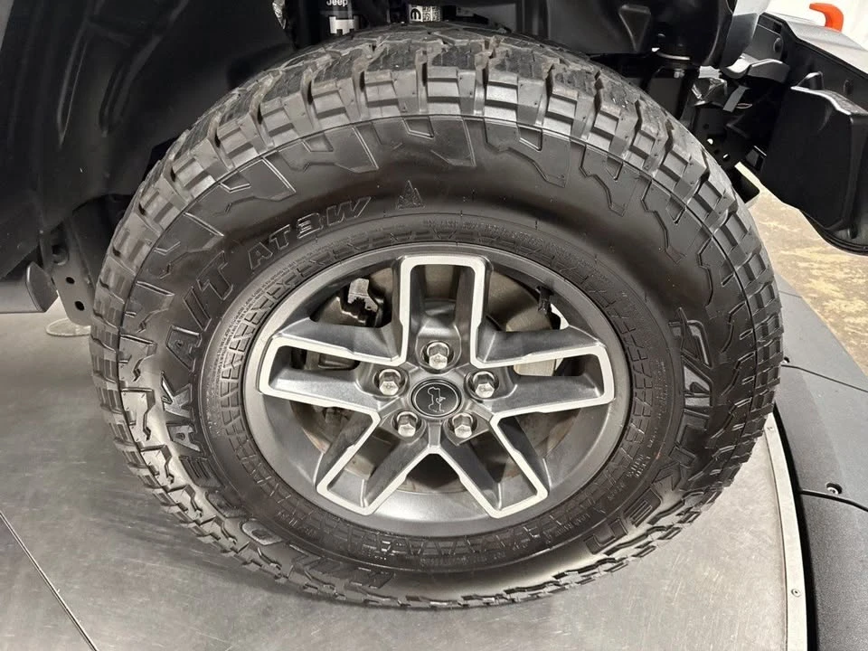 2026 Jeep JT Gladiator - Image 14 of 19