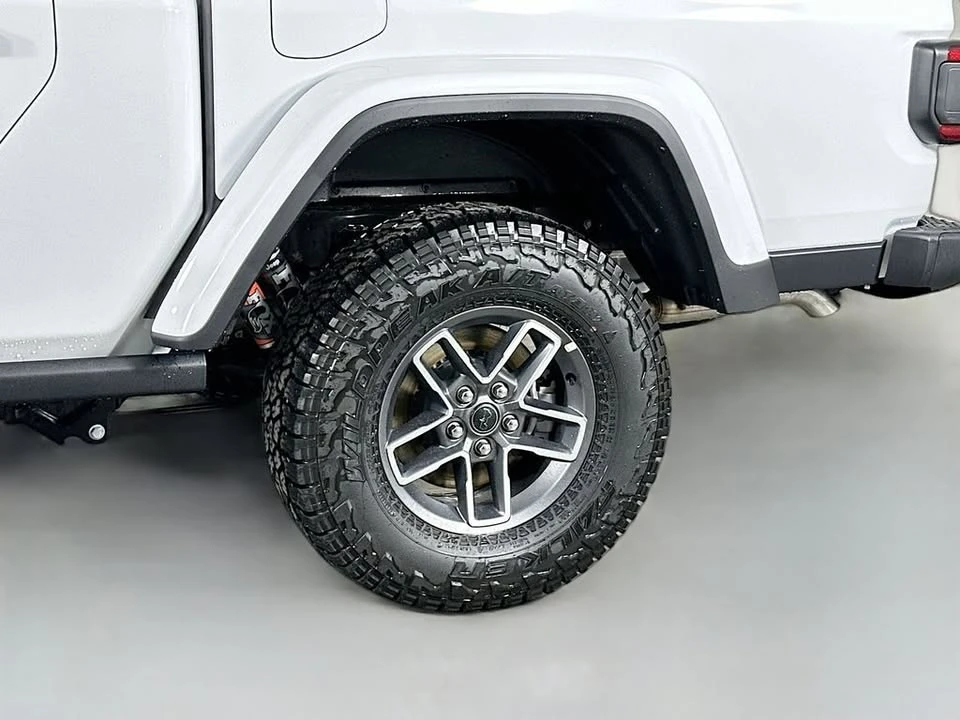 2026 Jeep JT Gladiator - Image 10 of 20
