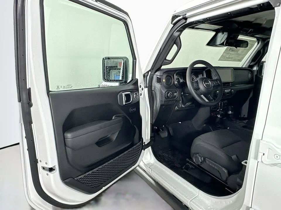 2026 Jeep JT Gladiator - Image 19 of 20