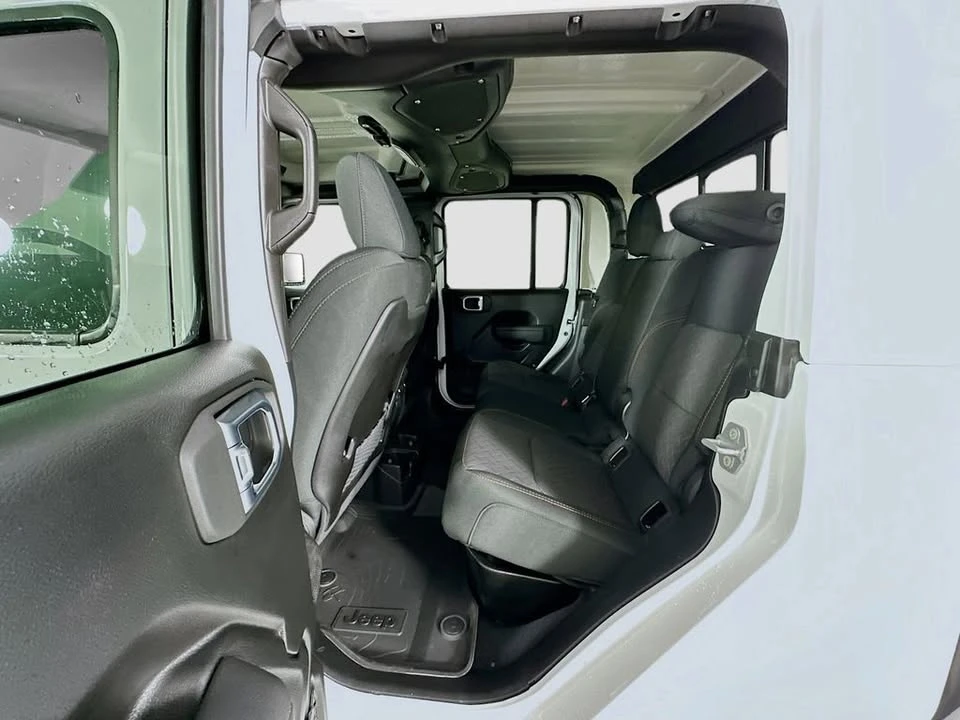 2026 Jeep JT Gladiator - Image 14 of 20
