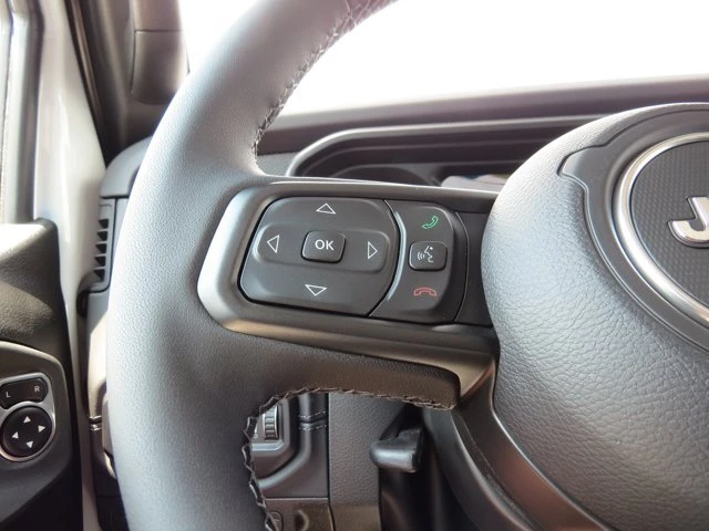 2026 Jeep JT Gladiator - Image 18 of 20