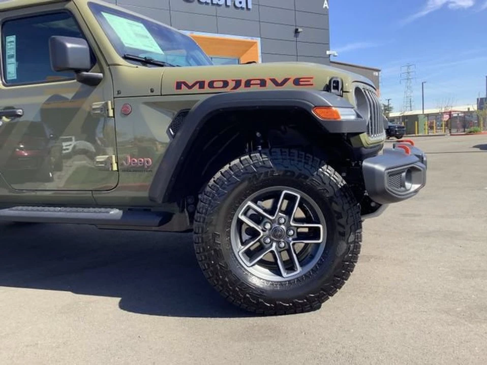 2026 Jeep JT Gladiator - Image 8 of 9