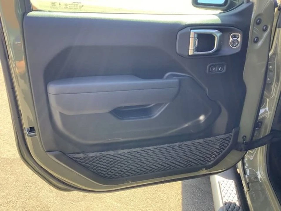 2026 Jeep JT Gladiator - Image 9 of 9