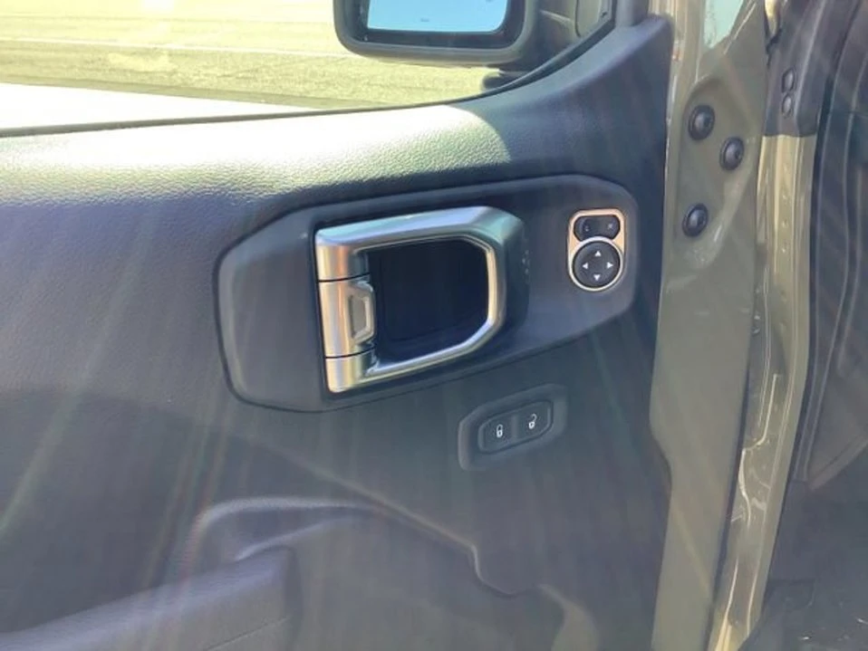 2026 Jeep JT Gladiator - Image 7 of 9